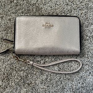 COACH NWOT Rose Gold Wallet